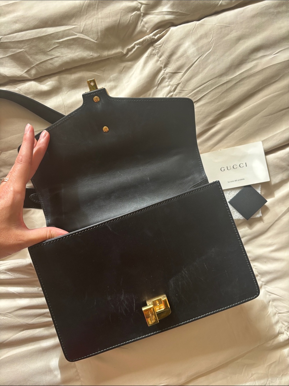 Gucci Sylvie Black Leather Shoulder Bag with Gold Chain and Red-Green Accent - Picture 8 of 17